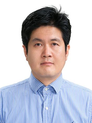 김성 부교수 이미지