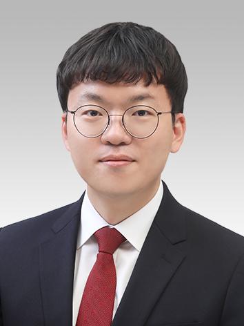 김영훈 조교수 이미지
