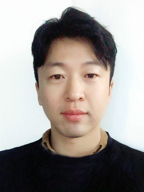 정환욱 부교수 Image