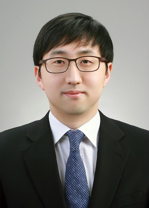 홍성연 부교수 이미지