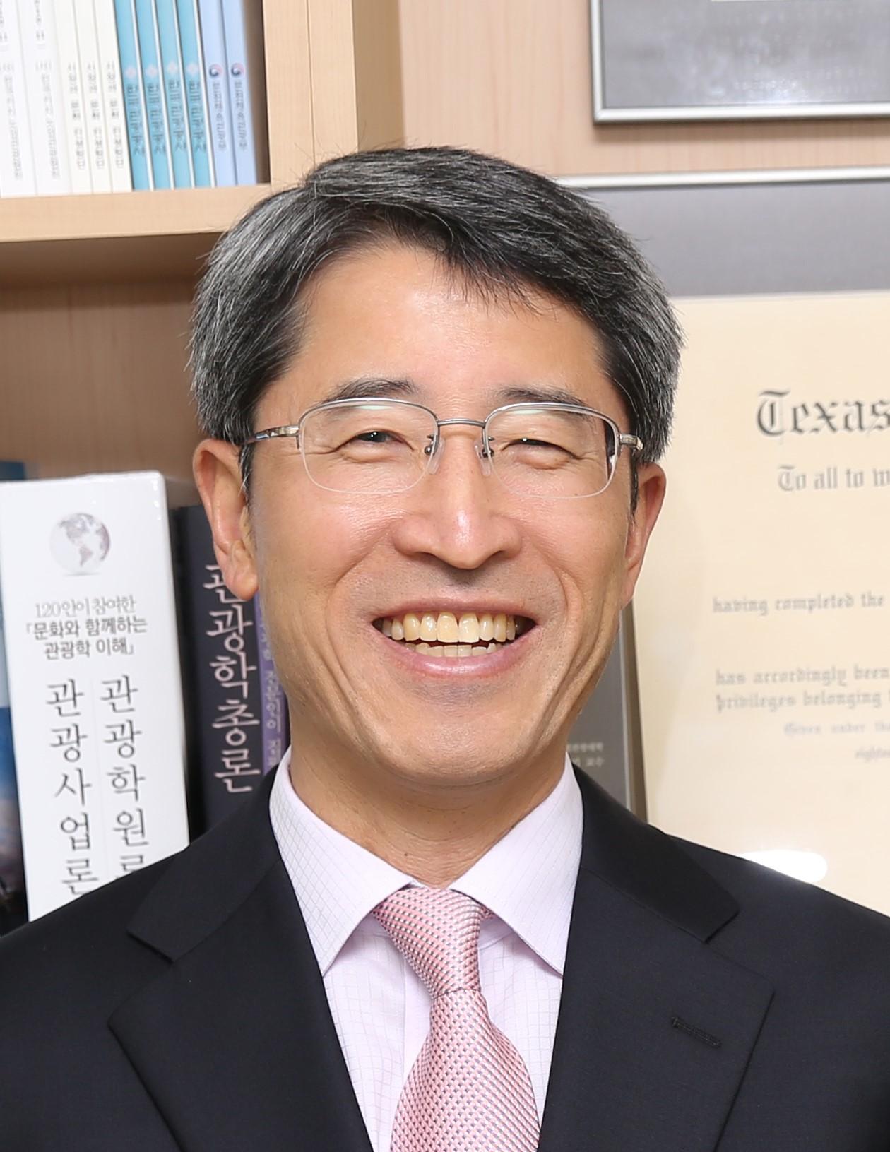 이충기 고황명예교수 이미지
